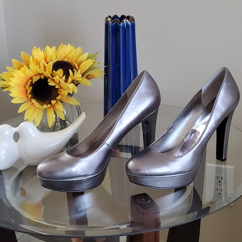 Metallic pump